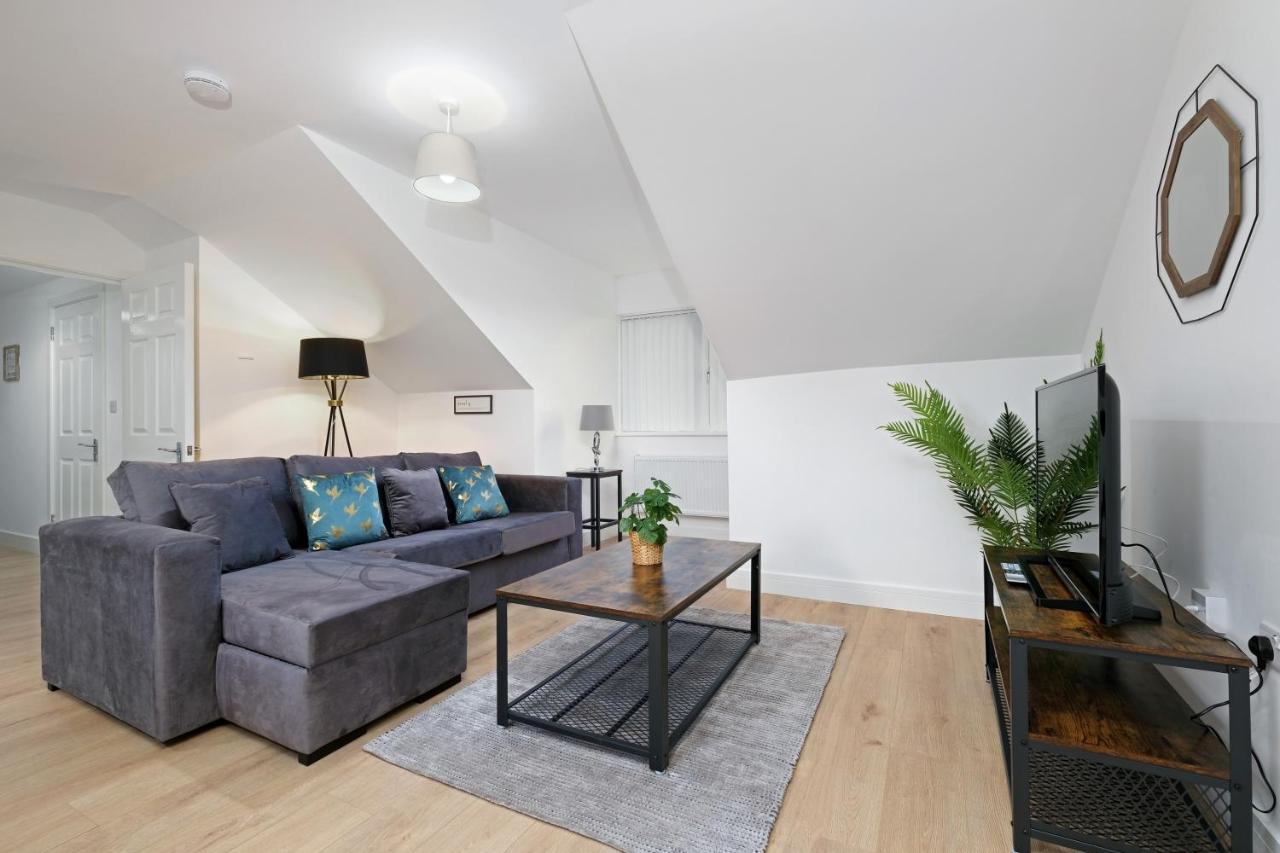 Pinewood Studios, Iver Slough Heathrow 1 & 2 Bedroom Apartments With Parking By Arista Living Dış mekan fotoğraf