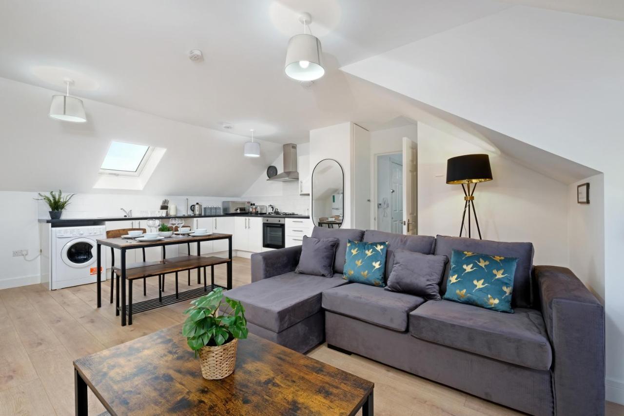 Pinewood Studios, Iver Slough Heathrow 1 & 2 Bedroom Apartments With Parking By Arista Living Dış mekan fotoğraf