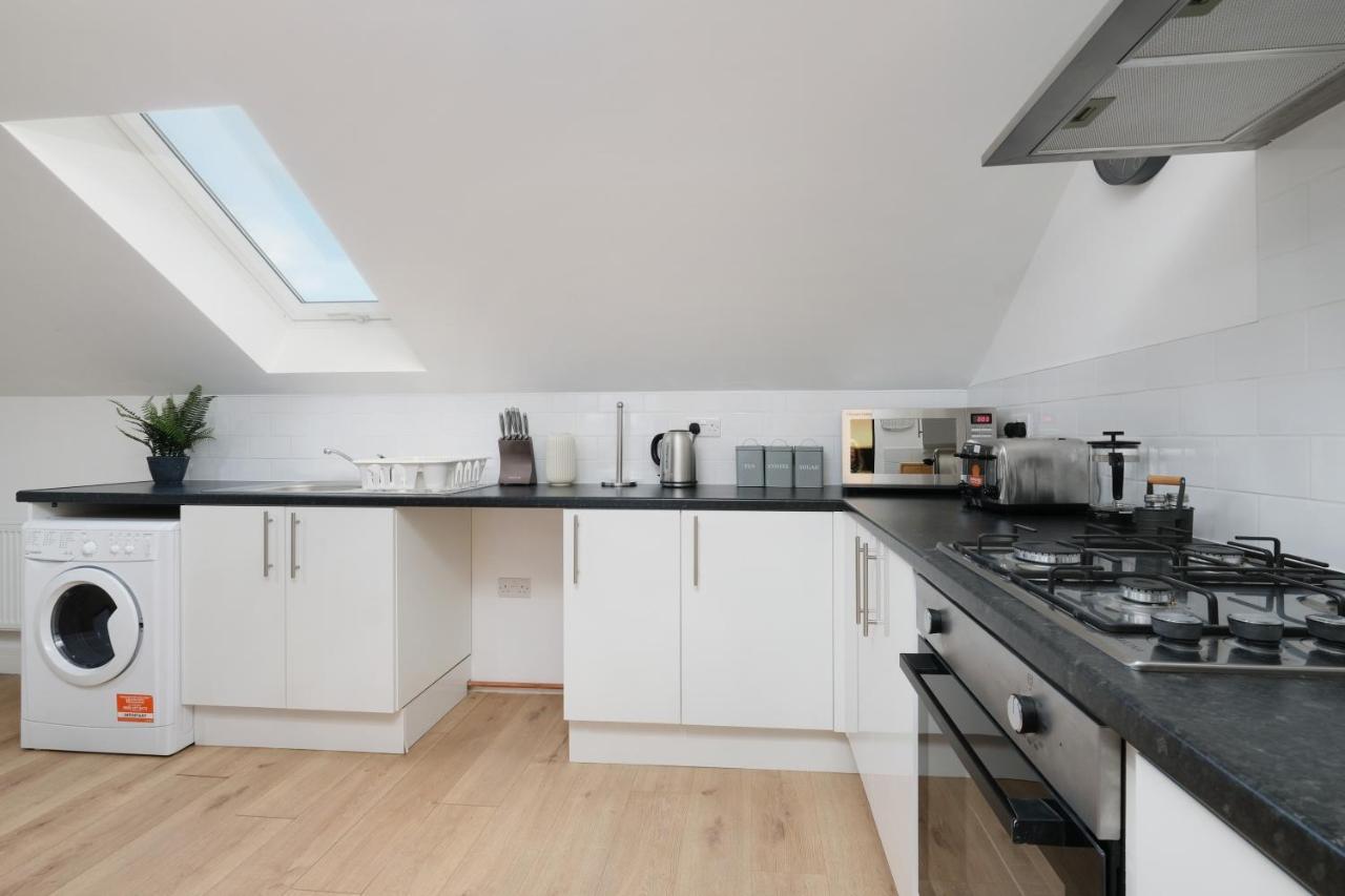 Pinewood Studios, Iver Slough Heathrow 1 & 2 Bedroom Apartments With Parking By Arista Living Dış mekan fotoğraf
