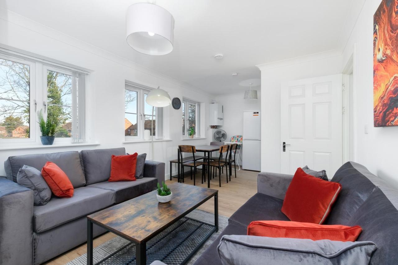 Pinewood Studios, Iver Slough Heathrow 1 & 2 Bedroom Apartments With Parking By Arista Living Dış mekan fotoğraf