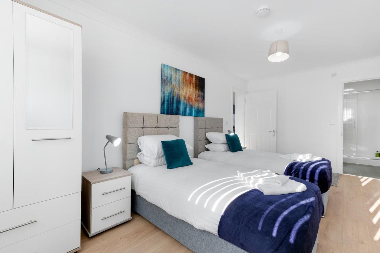 Pinewood Studios, Iver Slough Heathrow 1 & 2 Bedroom Apartments With Parking By Arista Living Dış mekan fotoğraf