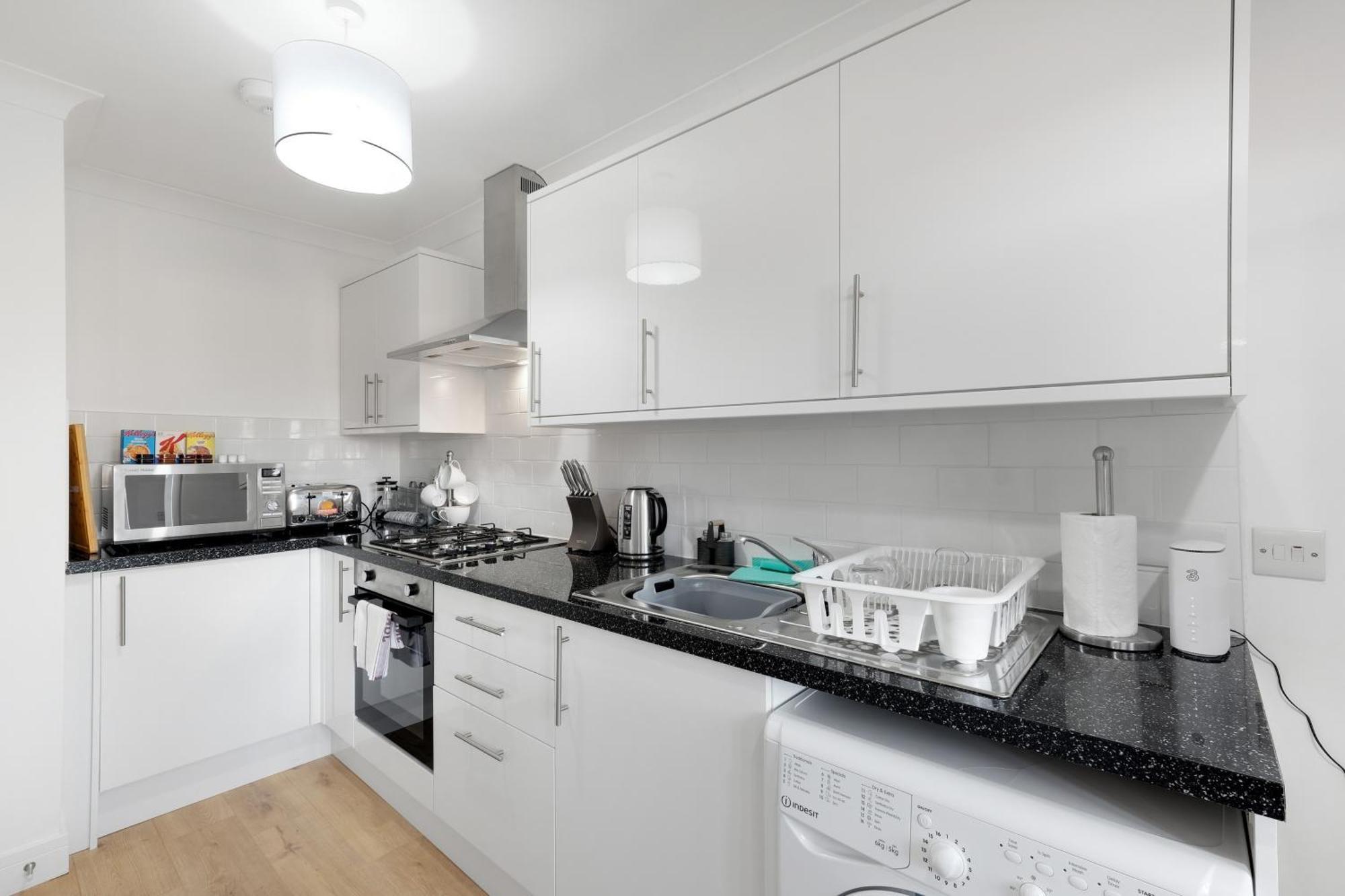 Pinewood Studios, Iver Slough Heathrow 1 & 2 Bedroom Apartments With Parking By Arista Living Dış mekan fotoğraf