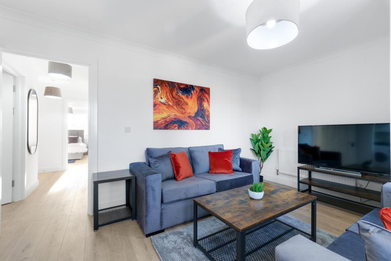 Pinewood Studios, Iver Slough Heathrow 1 & 2 Bedroom Apartments With Parking By Arista Living Dış mekan fotoğraf